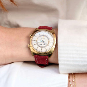 montre dorée soviétique