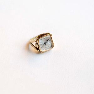Bague idée cadeau Saint Valentin montre