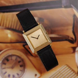 Montre Boucheron La Carrée et bracelet noir