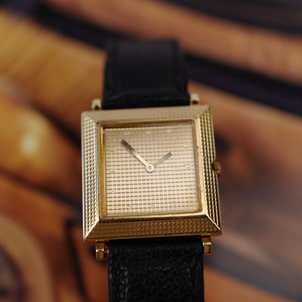Cadran champagne guilloché de la Boucheron La Carrée