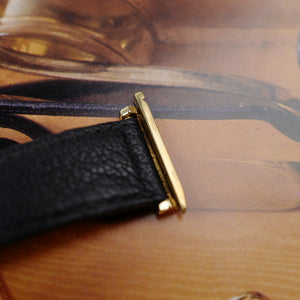 Profil du boîtier et attache du bracelet coulissant