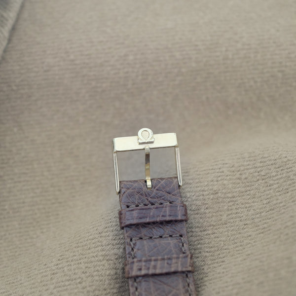 Boucle Omega vintage année 1970