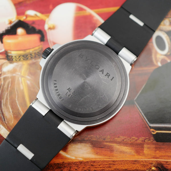 Fond de boîte gravé de la BVLGARI Aluminium