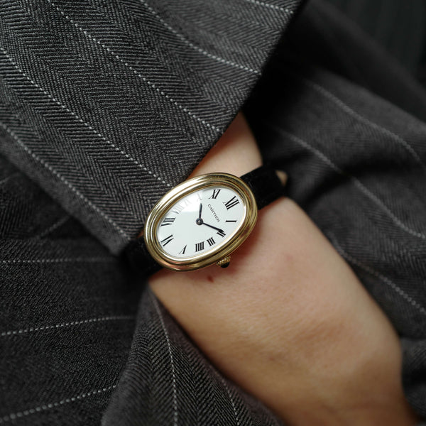 Café noir les montres Cartier baignoire double rang mécanique Paris 1980