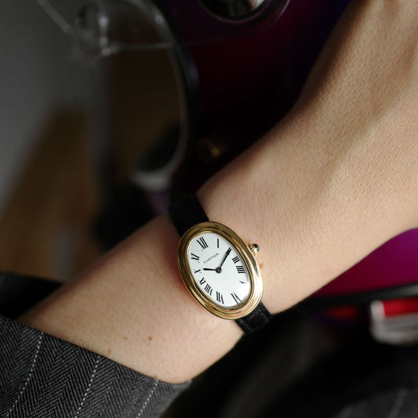 Café noir les montres Cartier baignoire double rang mécanique Paris 1980