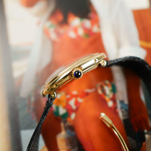 Café noir les montres Cartier baignoire double rang mécanique Paris 1980
