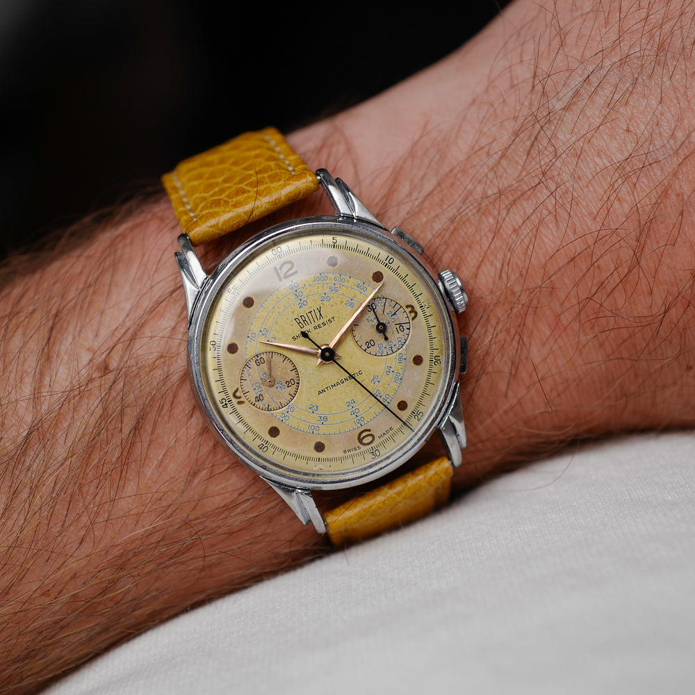Café noir les montres chronographe Suisse en acier vintage 1950 Venus 188
