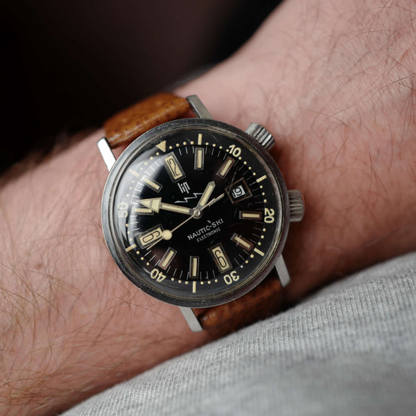 cafe noir les montres horloger reparations marseille aix montre lip vintage nautic ski tritium française super compressor