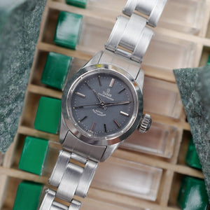 cafe noir les montres horloger reparations marseille aix montre pour femme tudor Oyster-Princess 7575 0 cadran gris mat bracelet oyster rivet mini montre tudor rose de 1968 26 mm