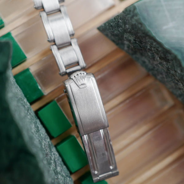 cafe noir les montres horloger reparations marseille aix montre pour femme tudor Oyster-Princess 7575 0 cadran gris mat bracelet oyster rivet mini montre tudor rose de 1968 26 mm