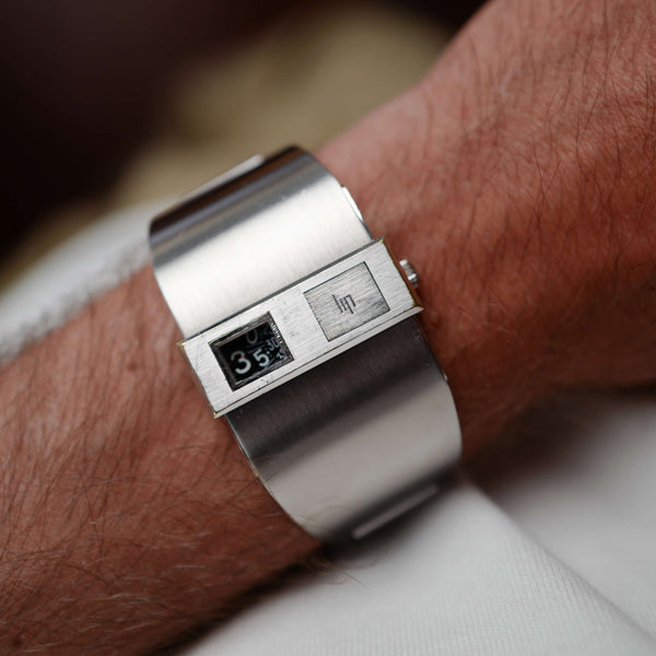 Café noir les montres Lip Baschmakoff cartouche automatique 1970