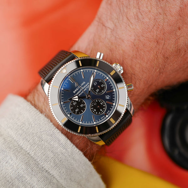 cafe noir les montres vintage Breitling Superocean Heritage B01 Chronograph 44 AB0162 cadran bleu automatique