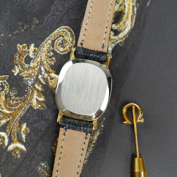 OMEGA Ellipse De Ville Dorée pour femme (Vintage 1975)