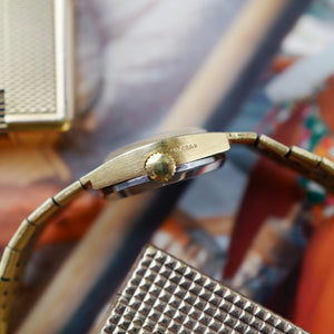 cafe noir les montres vintage marseille horloger certina femme doree annee 1960 chic cocktail mécanique neuve de stock bijou