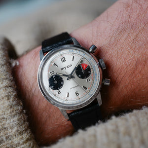 Café noir les montres vintage Myon chronographe racing vintage Valjoux 7733 1970