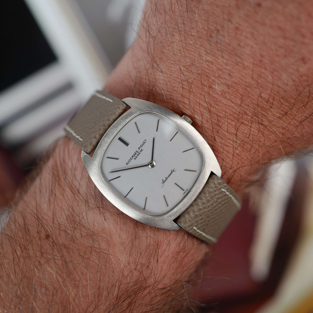 Café noir montre vintage Marseille horloger Audemars Piguet ultra plat 5279 or blanc 1960
