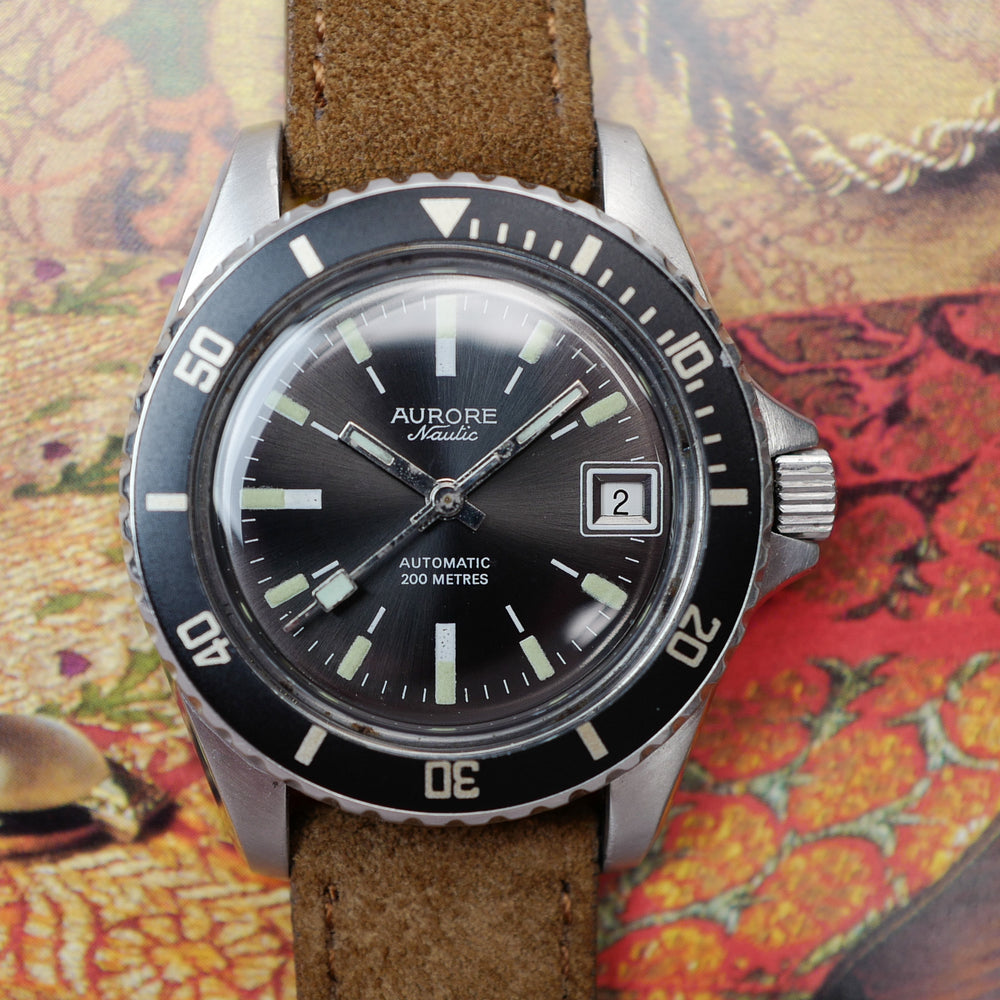 Café noir montre vintage Marseille horloger Aurore nautic automatic 200m tritium 1980