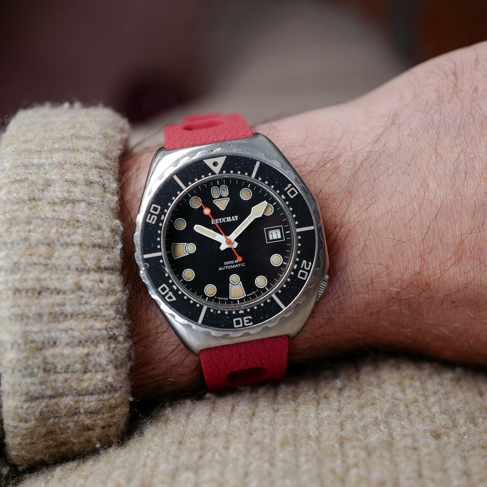 Café noir montre vintage Marseille horloger Beuchat Marseille 1000m Marine nationale 1980