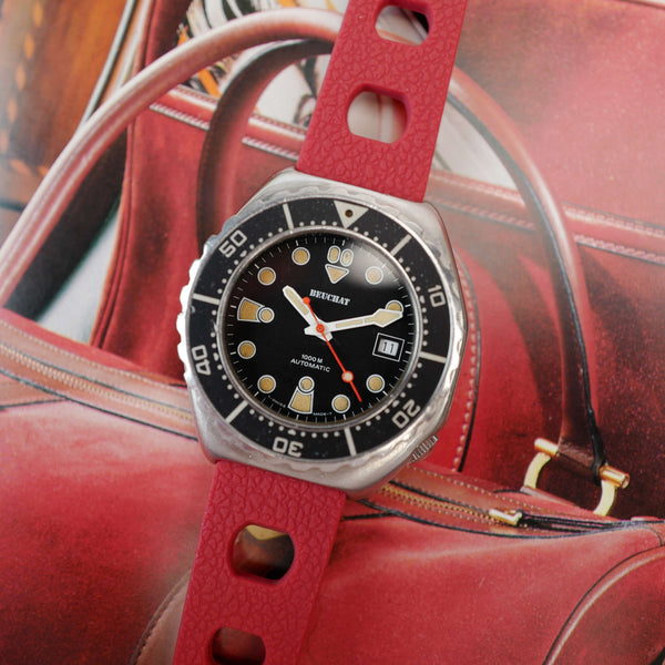 Café noir montre vintage Marseille horloger Beuchat Marseille 1000m Marine nationale 1980