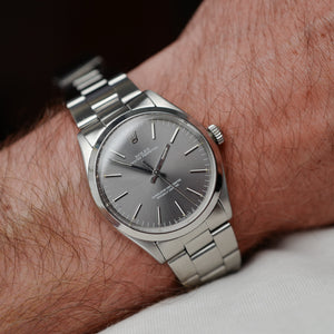 Café noir montre vintage Marseille horloger Oyster tritium Sigma