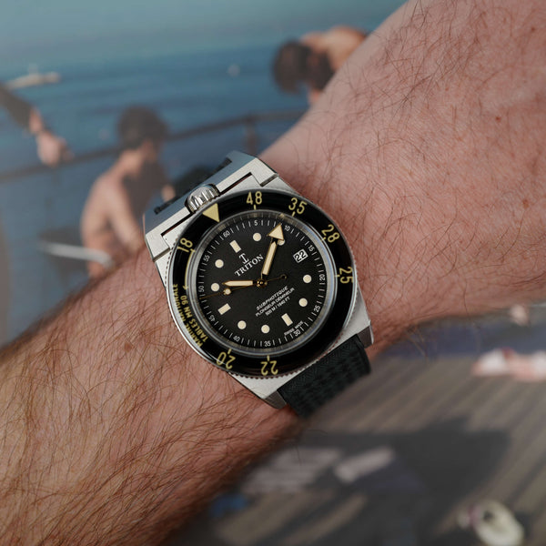 Café noir montre vintage Marseille horloger Triton Subphotique Marine nationale plongeur démineur