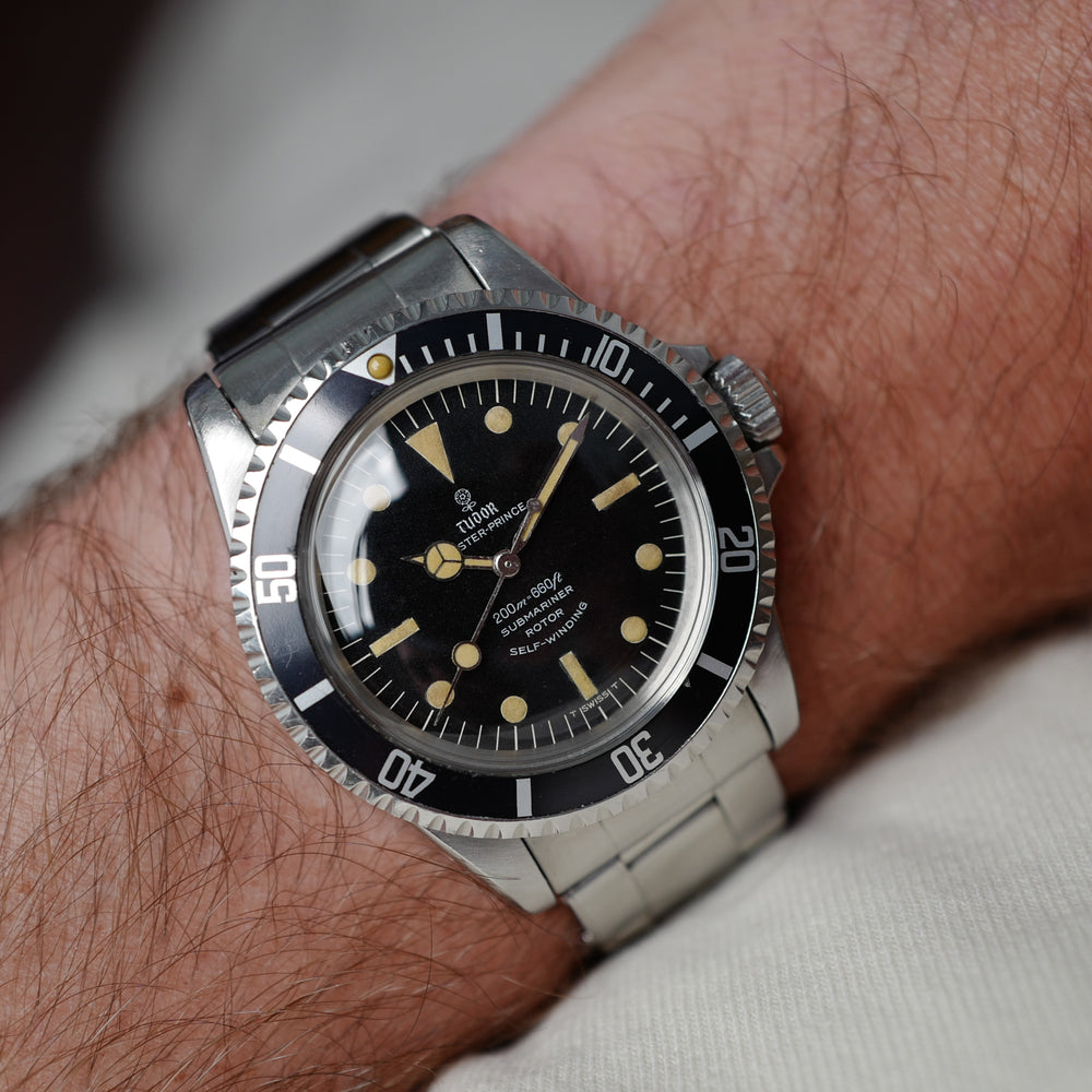 Café noir montre vintage Marseille horloger Tudor Oyster Prince Submariner 7928 1968