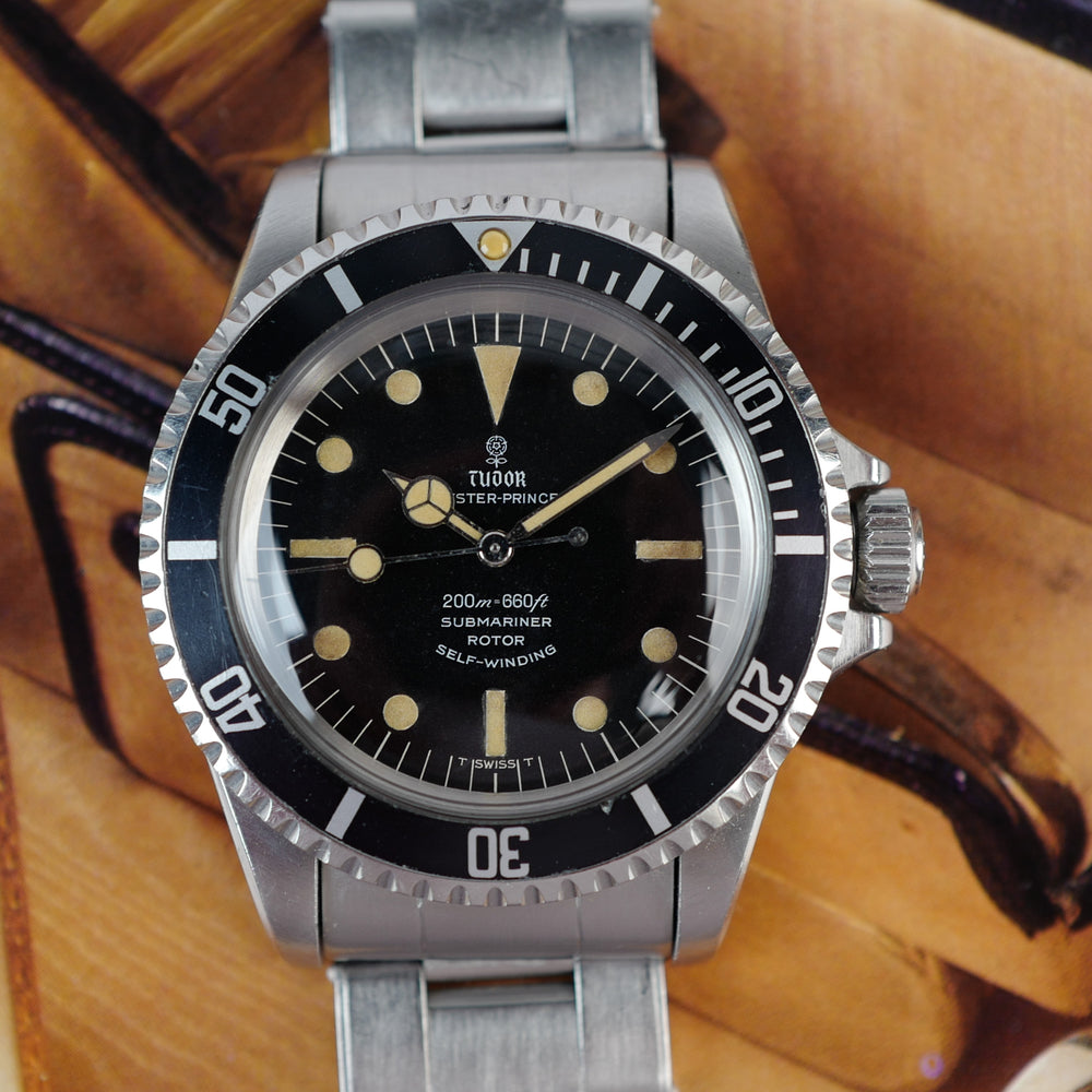 Café noir montre vintage Marseille horloger Tudor Oyster Prince Submariner 7928 1968