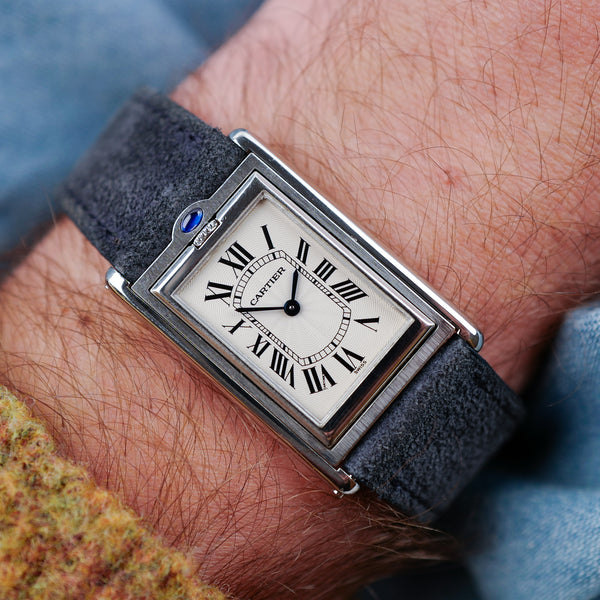 cafe noir montres cartier tank basculante mécanique grand modèle déployante ref 2390