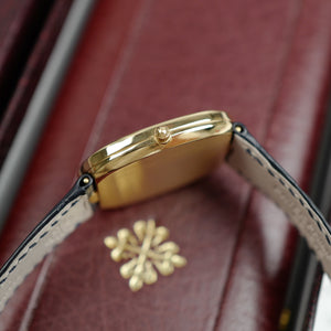 Café noir montres Marseille Patek Philippe Ellipse 3738 cadran bleu 1991 papiers boîte