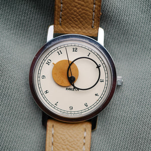 cafe noir montres vintage horloger marseille raketa montre russe copernik copernic neuve de stock bracelet beige histoire russe_1