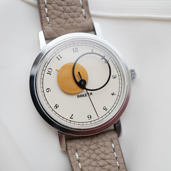 cafe noir montres vintage horloger marseille raketa montre russe copernik copernic neuve de stock_1