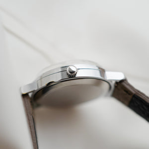 cafe noir montres vintage horloger marseille raketa montre russe copernik copernic neuve de stock_1
