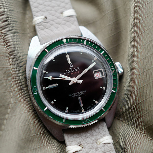 cafe noir montres vintage marseille horlogerie plongee ancienne sorna skin diver vert bakelite_3