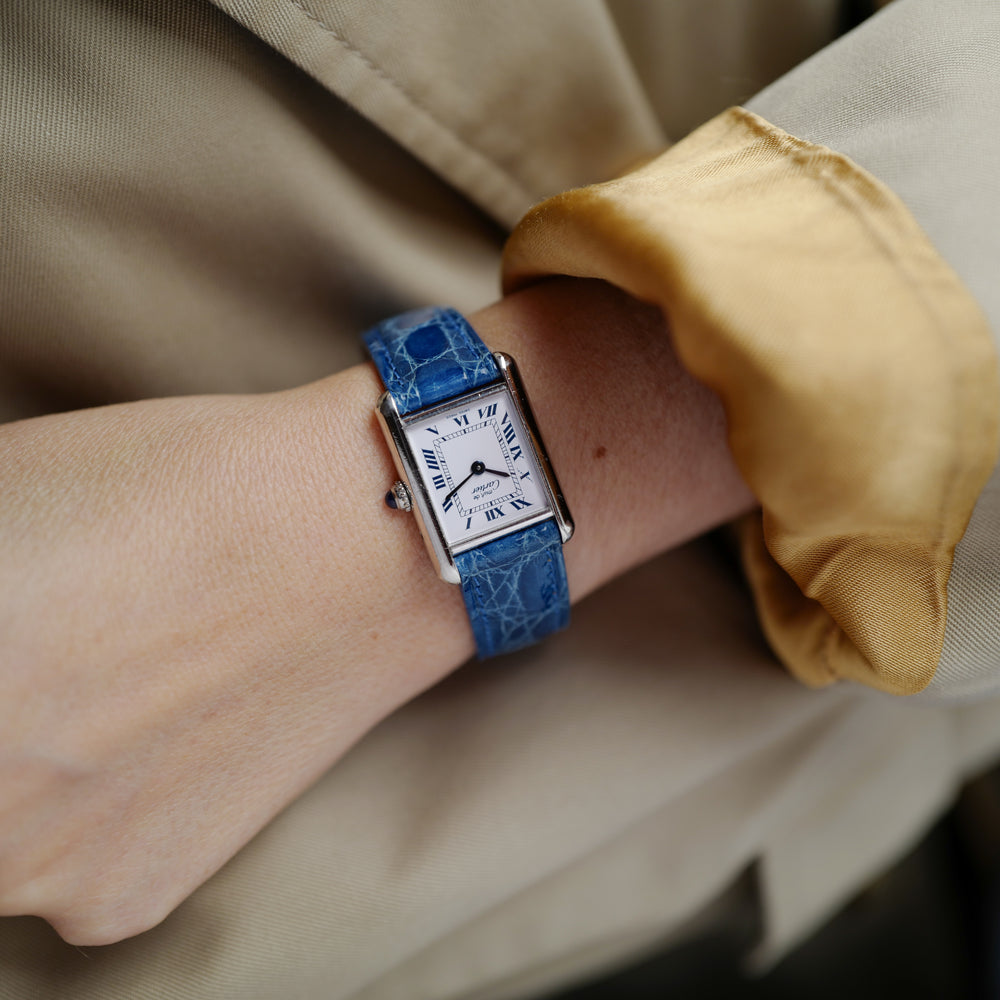 Cartier Tank Must PM 1990, cadran blanc et chiffres romains bleus