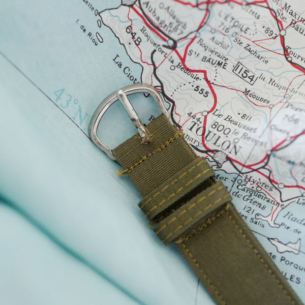 Corée montre ancienne bracelet canva