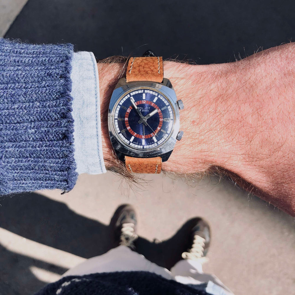 Jolie montre réveil soviétique remontage mécanique manuelle
