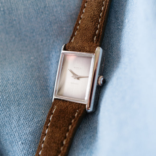 Jolie montre ancienne cadran gris acier rectangle