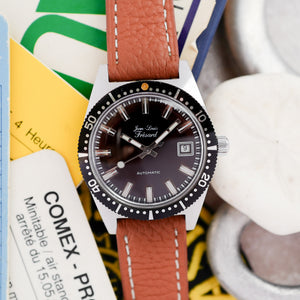 Jolie montre ancienne skin diver vintage