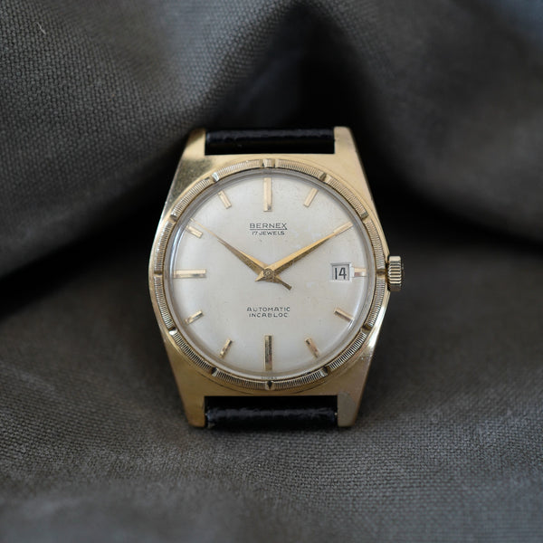 Jolie montre automatique ancienne