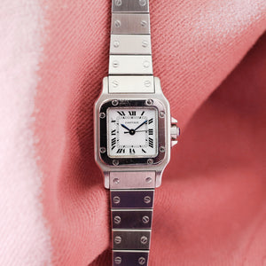 Jolie montre Cartier pour femme