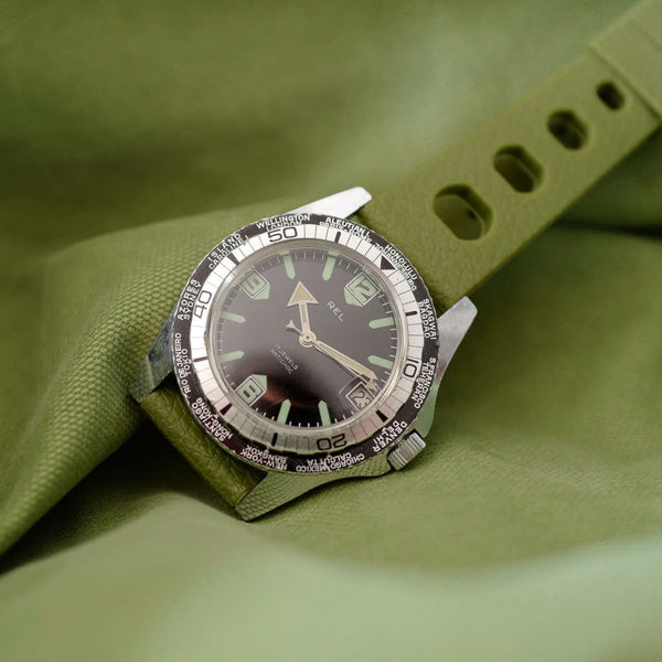 REL - Plongeuse Française  'Worldtimer'