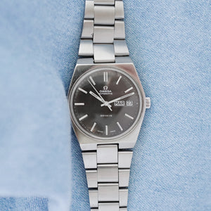 Jolie montre Omega vintage bracelet acier