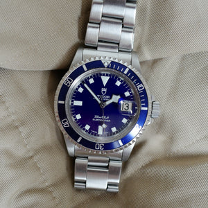 jolie montre revisee authentifiee montre tudor submariner bleu
