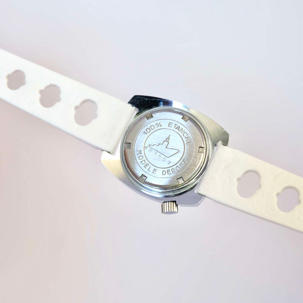 Jolie montre vintage neuve très bon état Yema