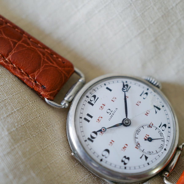 Jolie montre Omega vintage trench watch