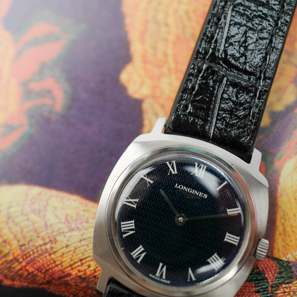 Boîtier coussin et cadran bleu nuit Longines