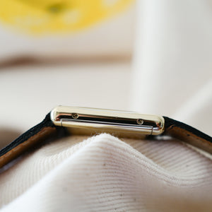 magnifique etat cartier tank must grand modele dore