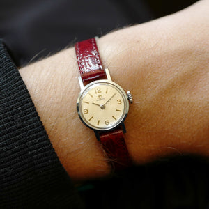 Mini montre pour femme vintage acier Tissot