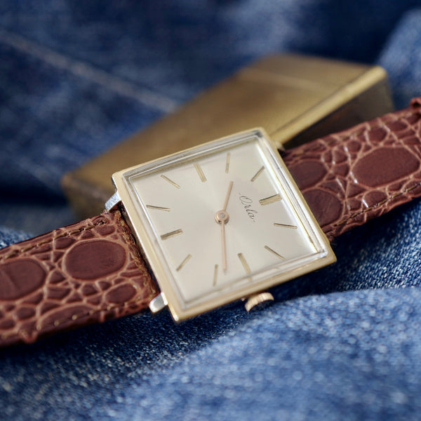 Montre ancienne carrée remontage
