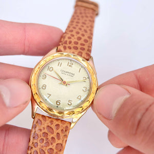 Montre ancienne fonctionne reparée